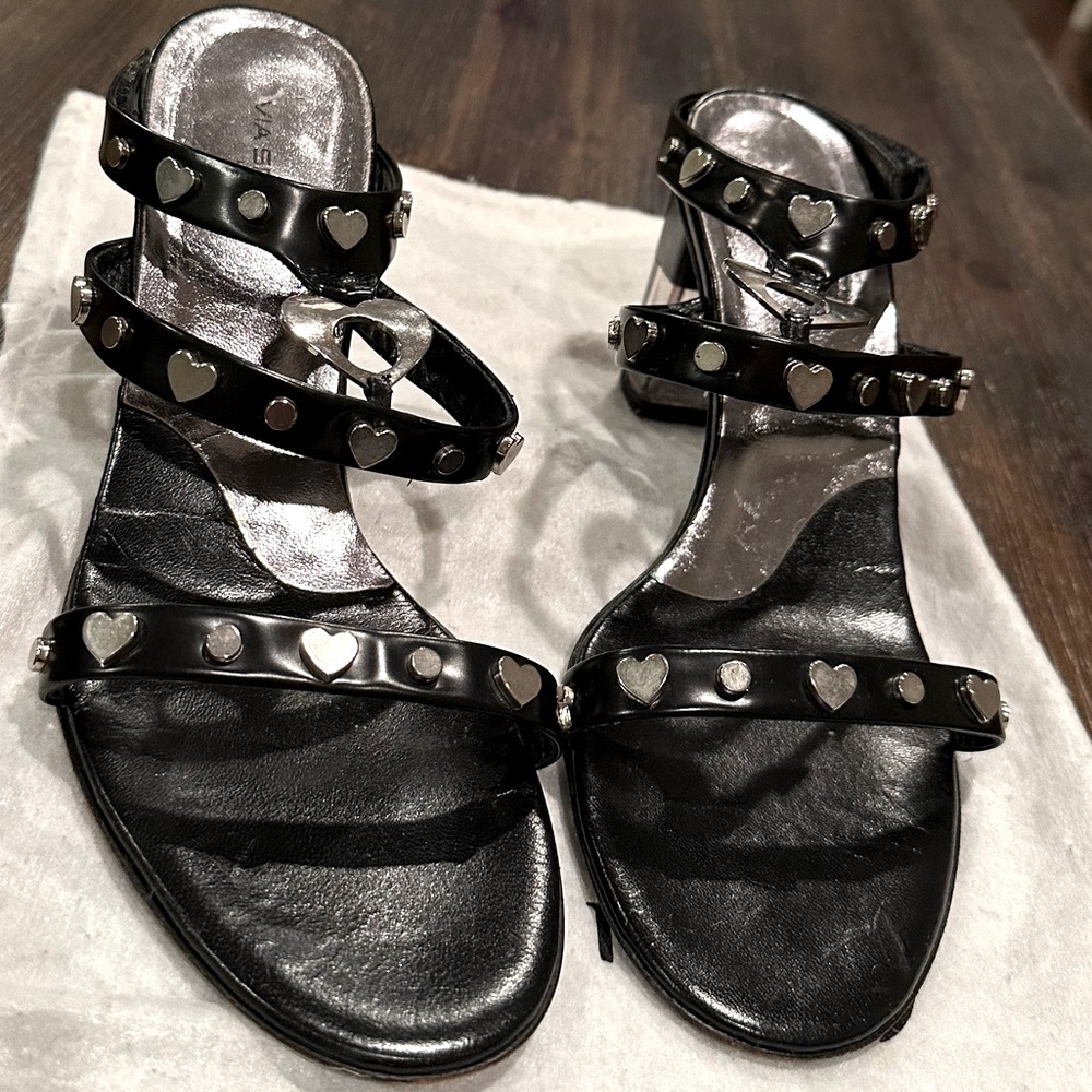 Vntg Via Spiga Silver Hearts Studded Strap Heels (10.5)
